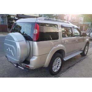 Ford Everest
 2.5 MT 2015