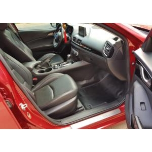 Mazda 3
 1.5AT SkyActive 2016