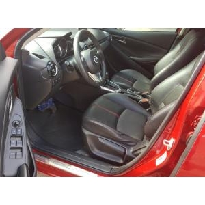 Mazda 2
 1.5 AT SkyActive 2015