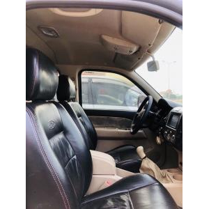 Ford Everest
 D 2009