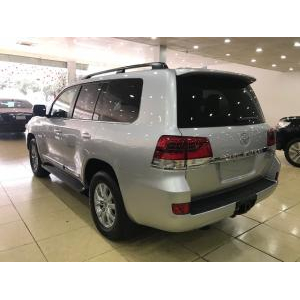 Toyota Land Cruiser
 5.7 2019