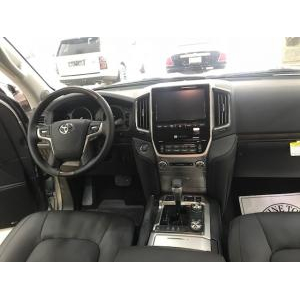 Toyota Land Cruiser
 5.7 2019
