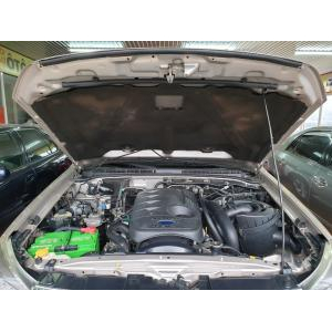 Ford Everest
 2.5 MT 2011