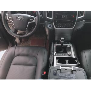 Toyota Land Cruiser
 VX 4.6 2018