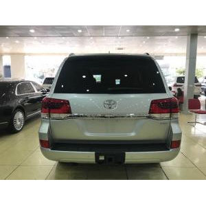 Toyota Land Cruiser
 570 2019