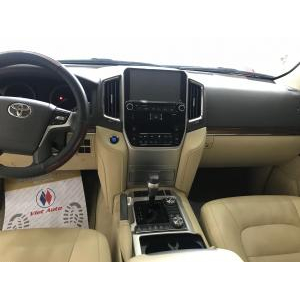 Toyota Land Cruiser
 VX 2016
