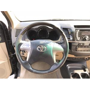 Toyota Fortuner
 2.7V 4x2AT 2015