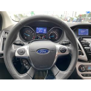 Ford Focus
 S 2015