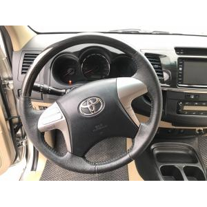 Toyota Fortuner 2.7V 4x2AT 2015