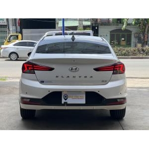 Hyundai Elantra 2.0 2021